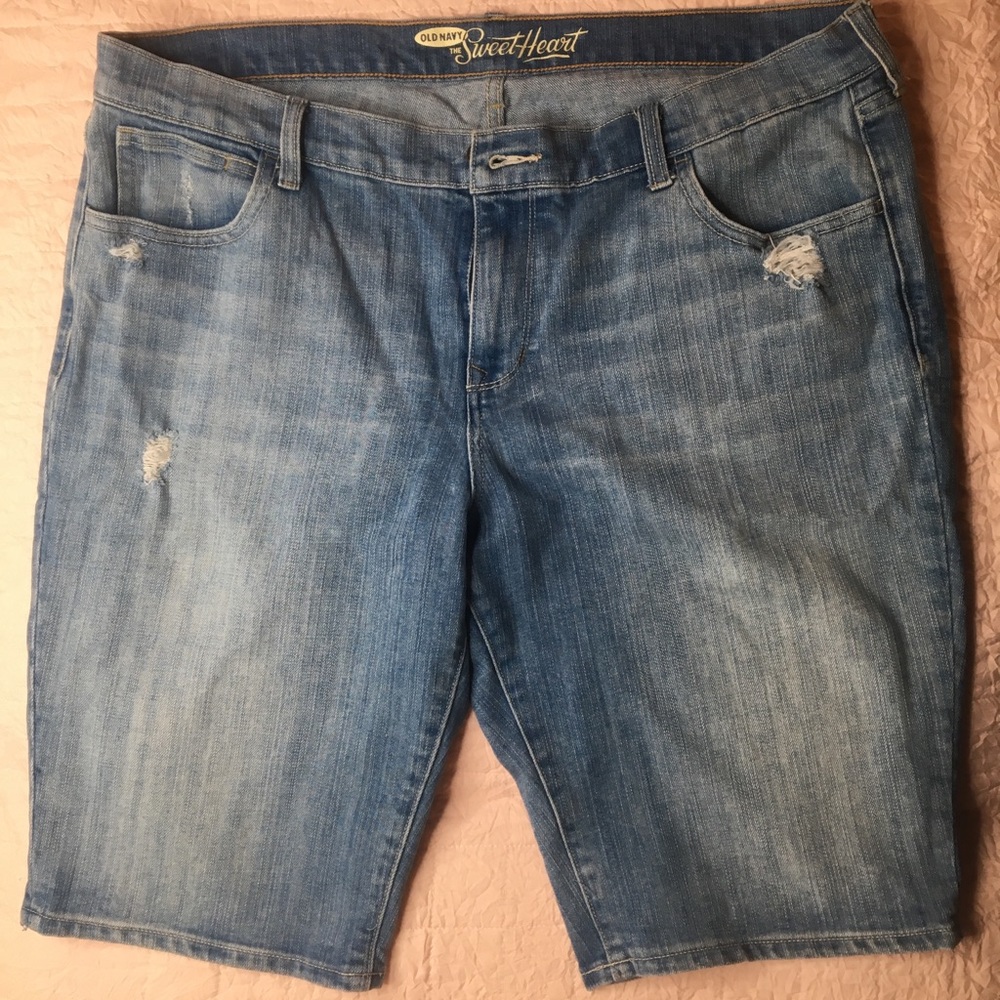Old navy sweet heart jean Bermuda shorts size 16